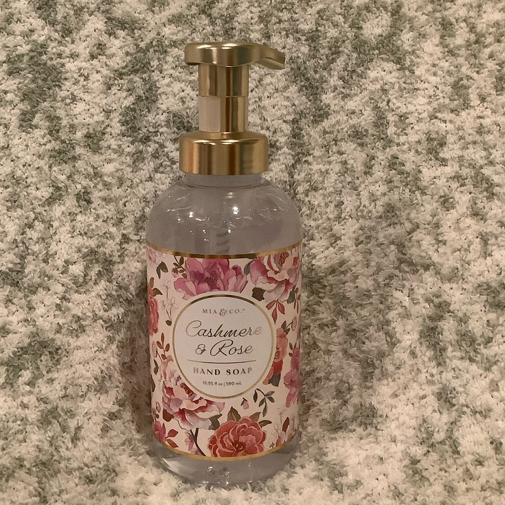Mia & Co Scented Cashmere & Rose Floral Hand Soap NWT 19.95 oz